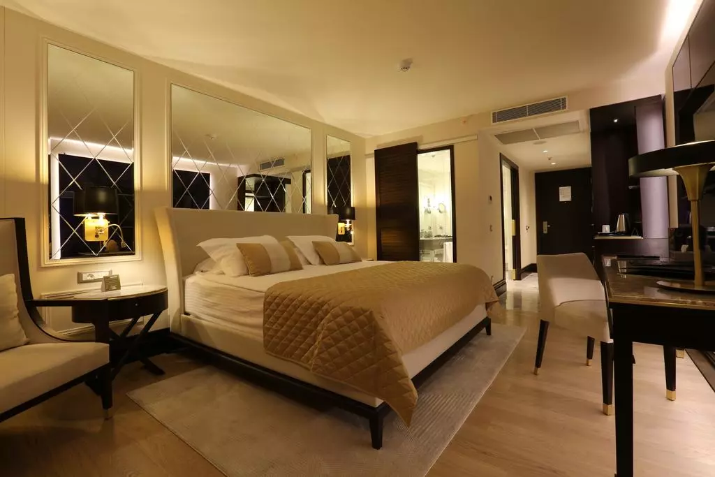Charisma De Luxe Hotel (2)-mehrparvaz